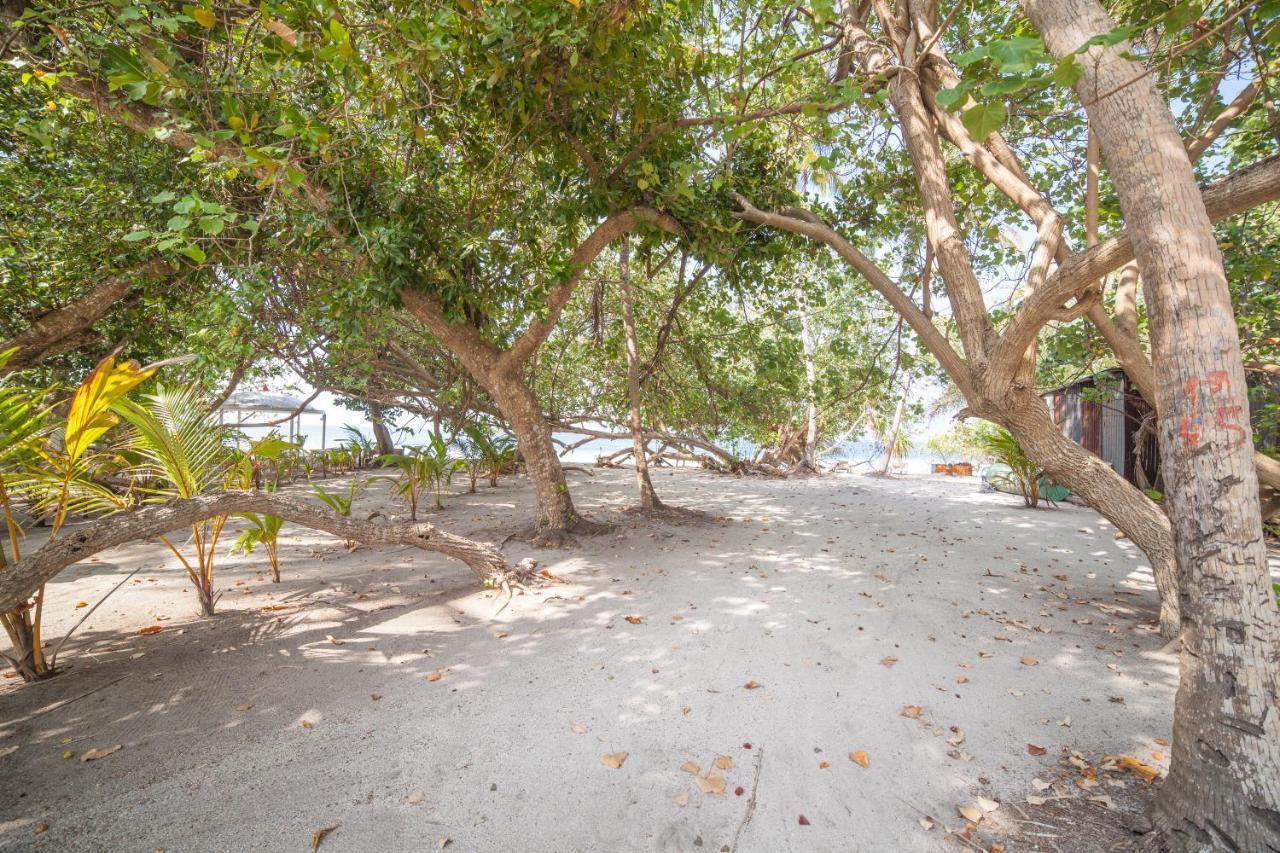 Island Pavilion Hangnaameedhoo Екстериор снимка